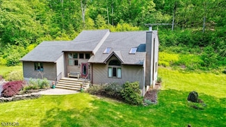 22 Hissim Rd, Great Meadows, NJ 07838