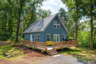 19 Liptrap Ln, Stuarts Draft, VA 24477