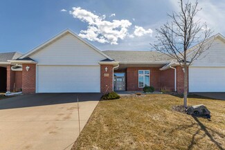 16936 Thunder Ridge Dr, Peosta, IA 52068