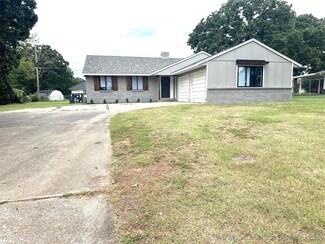 1218 Wade Wells Dr, Henryetta, OK 74437