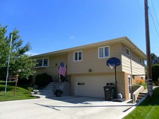 1403 N 20th St, Bismarck, ND 58501