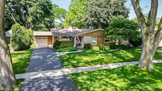 1327 S 3rd St, Saint Charles, IL 60174