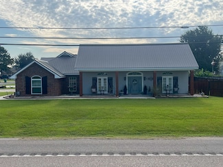 102 Bayou Estates Dr, Des Allemands, LA 70030