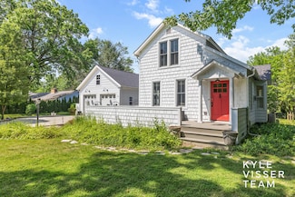 3 Woodward Ln SE, Grand Rapids, MI 49506