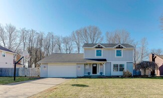 2230 Pinewood St, Jenison, MI 49428
