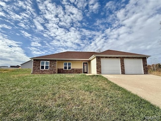 108 Whipporwill Ln, Hannibal, MO 63401