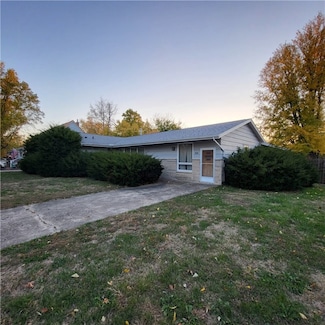 800 Division St, Charleston, IL 61920