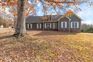 1322 Highway 49 E, Charlotte, TN 37036