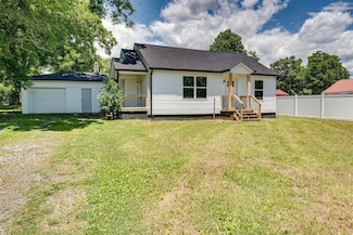 203 E Main St, Englewood, TN 37329