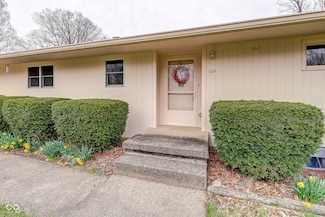 104 Mohawk Ln, West Lafayette, IN 47906