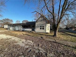 100 W Adams St, Atwood, IL 61913
