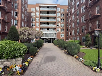 9201 Shore Rd Unit C508, Brooklyn, NY 11209