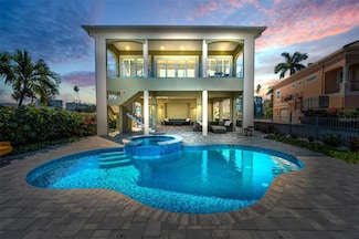 15459 2nd St E, Madeira Beach, FL 33708