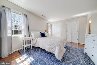 1274 S Washington St, Falls Church, VA 22046