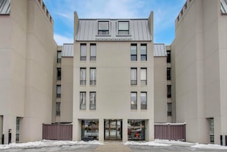 650 Winnetka Mews Unit 310, Winnetka, IL 60093