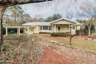 60 54th St, Gulfport, MS 39507