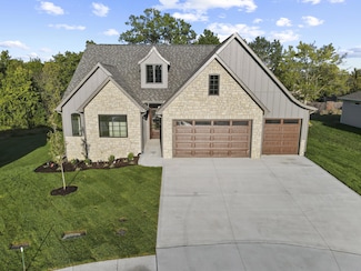 1704 Stillpoint Ct, Columbia, MO 65203