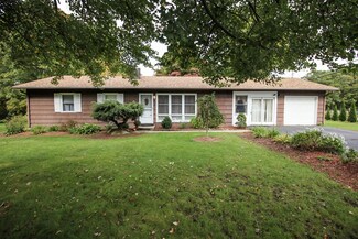 757 Benson Rd, Whitinsville, MA 01588