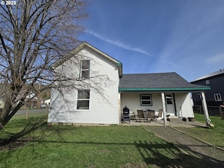 305 N Douglas St, Wallowa, OR 97885