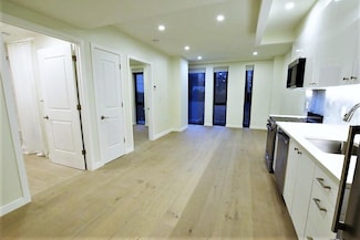 41-26 44th St Unit 2B, Sunnyside, NY 11104