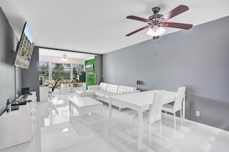 9235 Lagoon Place Unit 207, Davie, FL 33324