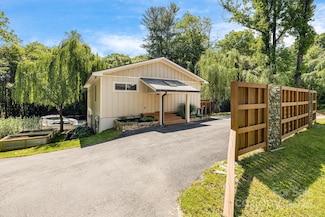 506 Hiawassee Ave, Black Mountain, NC 28711