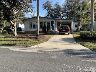 910 Orchid St, Lady Lake, FL 32159