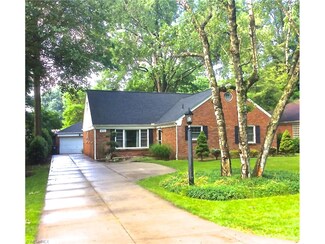 896 Sunnyside Ave, Akron, OH 44303