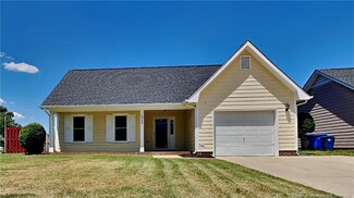 6342 Foxlake Dr, Fayetteville, NC 28314