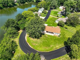 10808 Lakeview Rd, Raytown, MO 64133