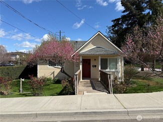 3 SE Birch Ave, College Place, WA 99324