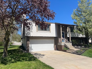 17267 Roosevelt Rd, Spring Lake, MI 49456