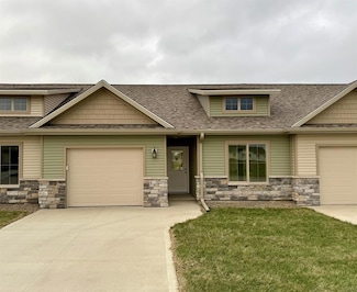 413 E Madison St, Winterset, IA 50273