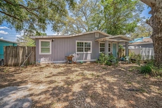 9307 N Oakleaf Ave, Tampa, FL 33612