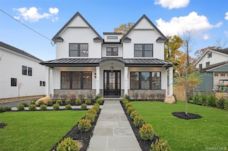 22 Franklin Ave, Port Washington, NY 11050
