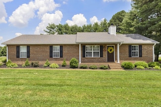 834 College St, Portland, TN 37148