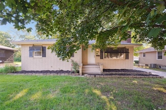 2515 Glenbrook Dr, Des Moines, IA 50316