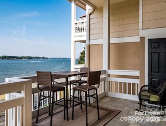 17925 Kings Point Dr Unit F, Cornelius, NC 28031