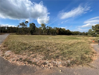 10912 Cooperage Dr, Bentonville, AR 72712