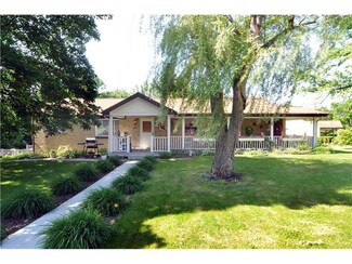 38 Kenwood Dr, Coraopolis, PA 15108