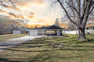 1730 S Grant Ave, Janesville, WI 53546