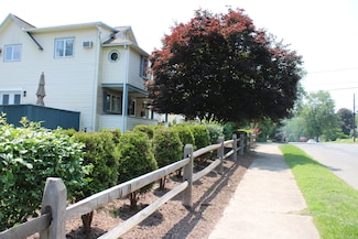 99 Curtiss St, Bristol, CT 06010