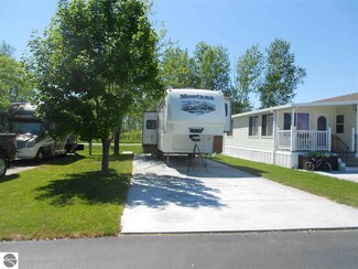 13 E Michigan Ave, Au Gres, MI 48703