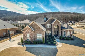 2014 Meadow Creek Cir SE, Owens Cross Roads, AL 35763