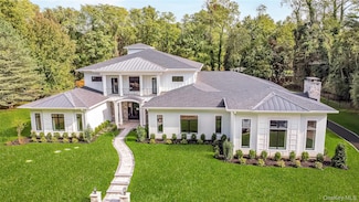 523 Long Beach Rd, Saint James, NY 11780