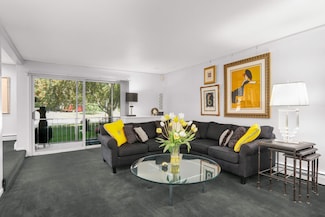 6105 Lincoln Dr Unit 136, Edina, MN 55436