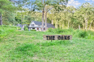 28 Old Ln, Roxbury, CT 06783
