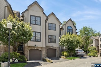34 Jordan Dr, River Edge, NJ 07661