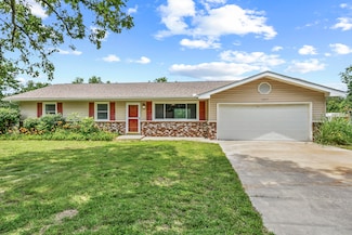 7047 W Lone Oak St, Springfield, MO 65803