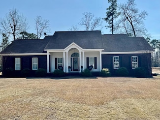 687 River Oaks Dr, Bainbridge, GA 39817
